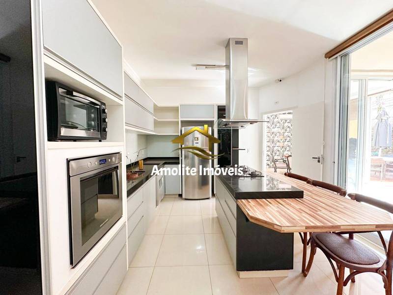 Casa de Condomínio com 3 quartos à venda, 260m² — foto 9 de 50