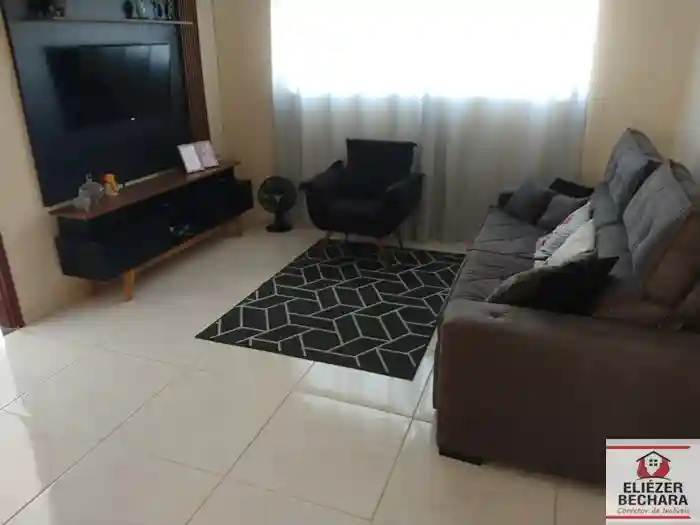 Casa à venda — foto 1 de 25