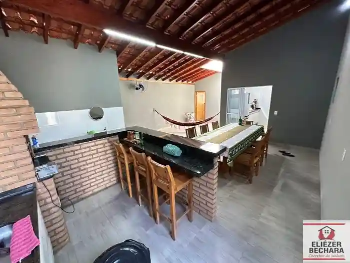 Casa com 3 quartos à venda, 184m² — foto 18 de 22