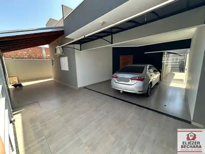 Casa com 3 quartos à venda, 184m² — foto 2 de 22
