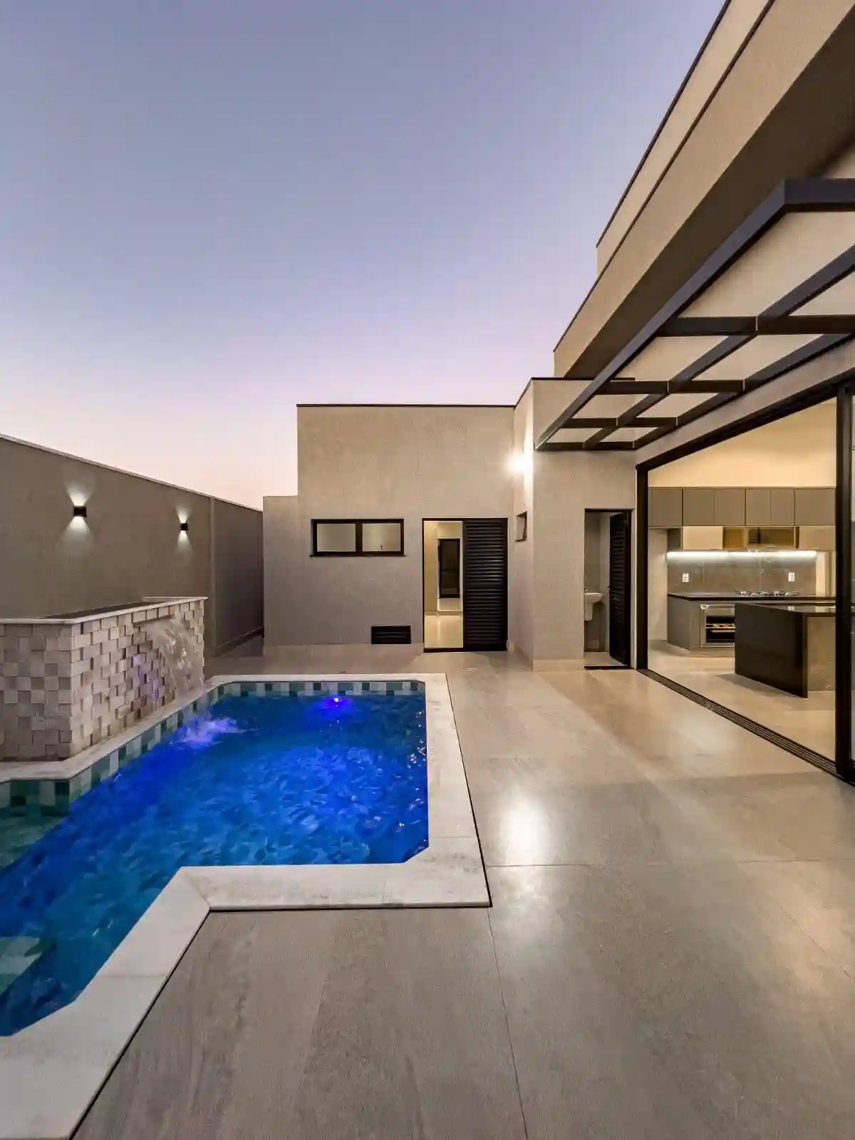 Casa de Condomínio com 3 quartos à venda, 279m² — foto 1 de 9