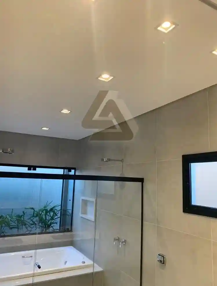 Casa de Condomínio com 3 quartos à venda, 220m² — foto 2 de 9