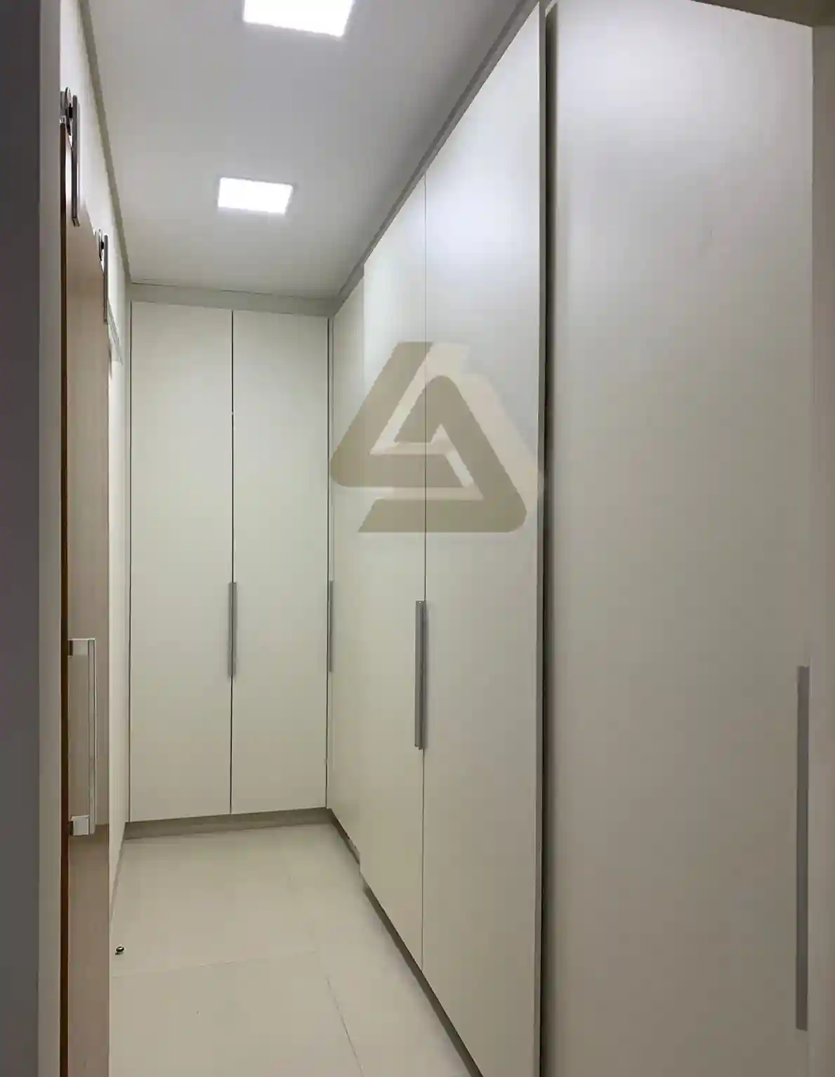 Casa de Condomínio com 3 quartos à venda, 220m² — foto 6 de 9
