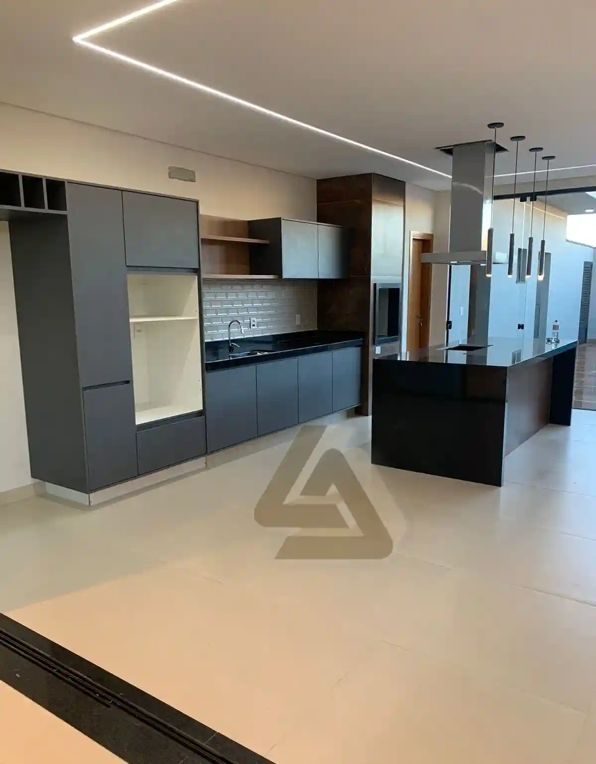 Casa de Condomínio com 3 quartos à venda, 220m² — foto 5 de 9