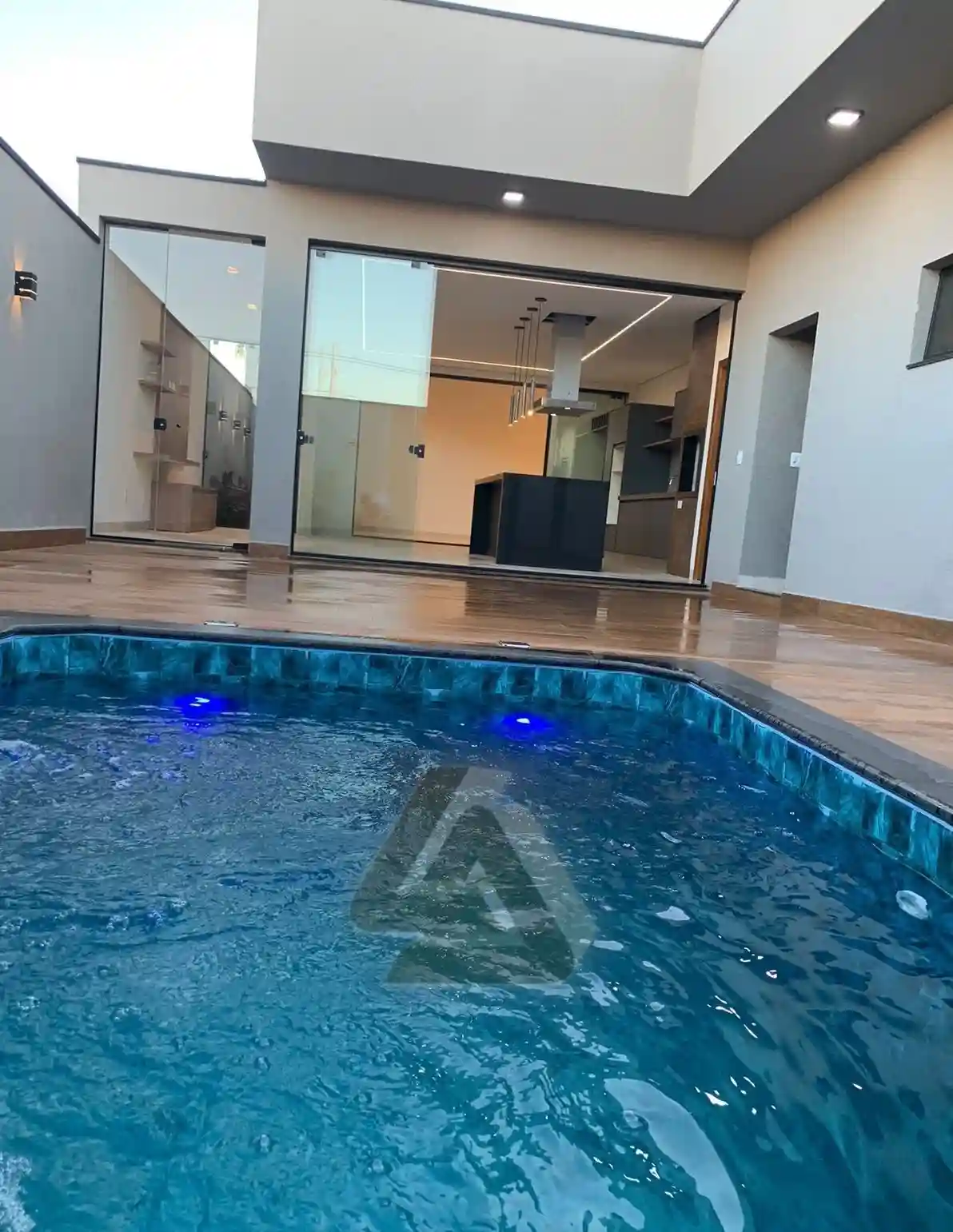 Casa de Condomínio com 3 quartos à venda, 220m² — foto 8 de 9