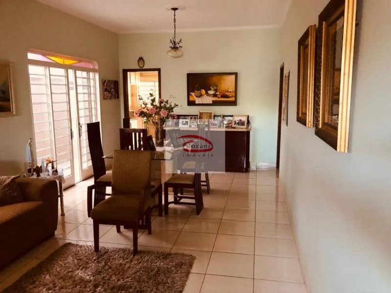 Casa à venda — foto 1 de 5