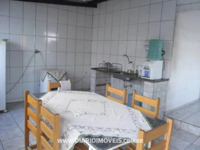 Casa à venda — foto 2 de 2