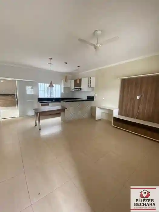 Casa com 2 quartos à venda, 140m² — foto 2 de 20