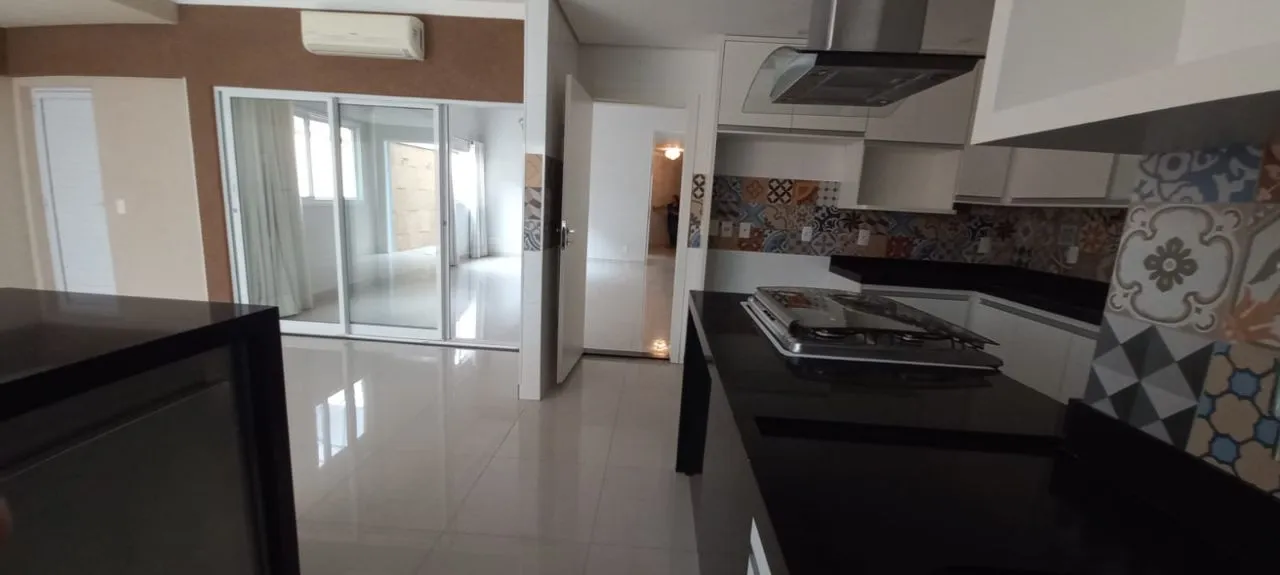 Casa de Condomínio para aluguel — foto 1 de 10