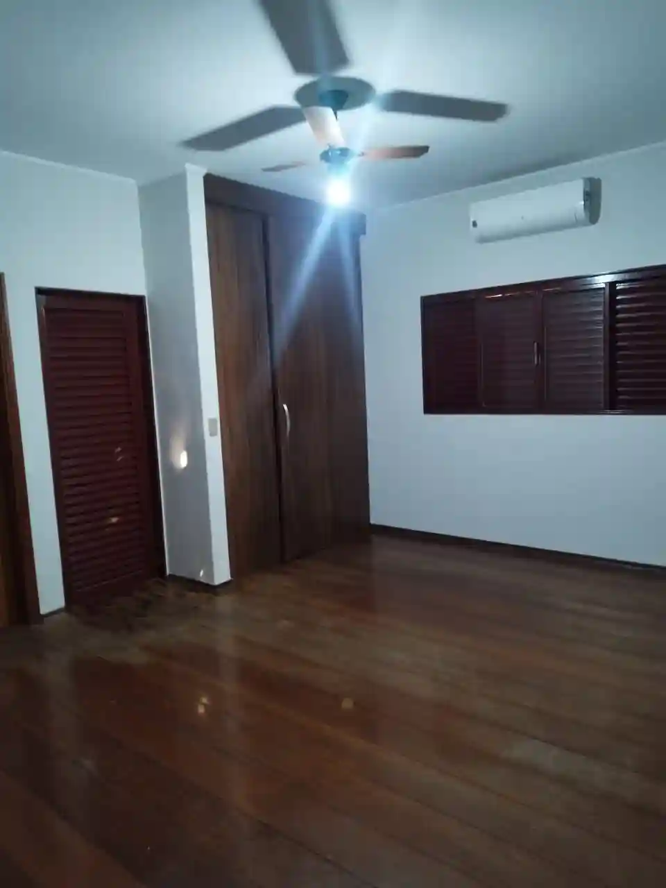 Casa com 3 quartos à venda, 350m² — foto 27 de 33