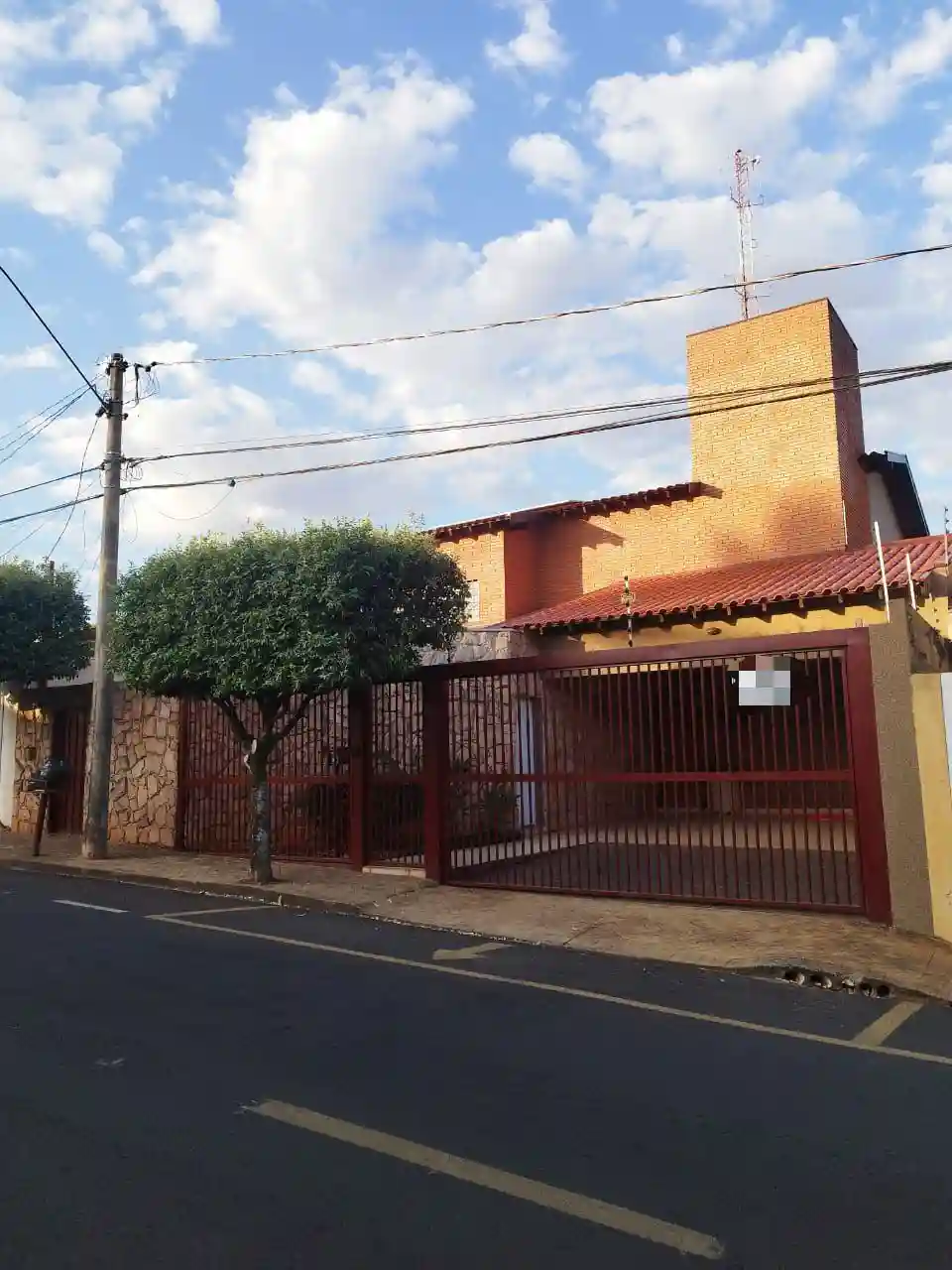 Casa com 3 quartos à venda, 350m² — foto 1 de 33