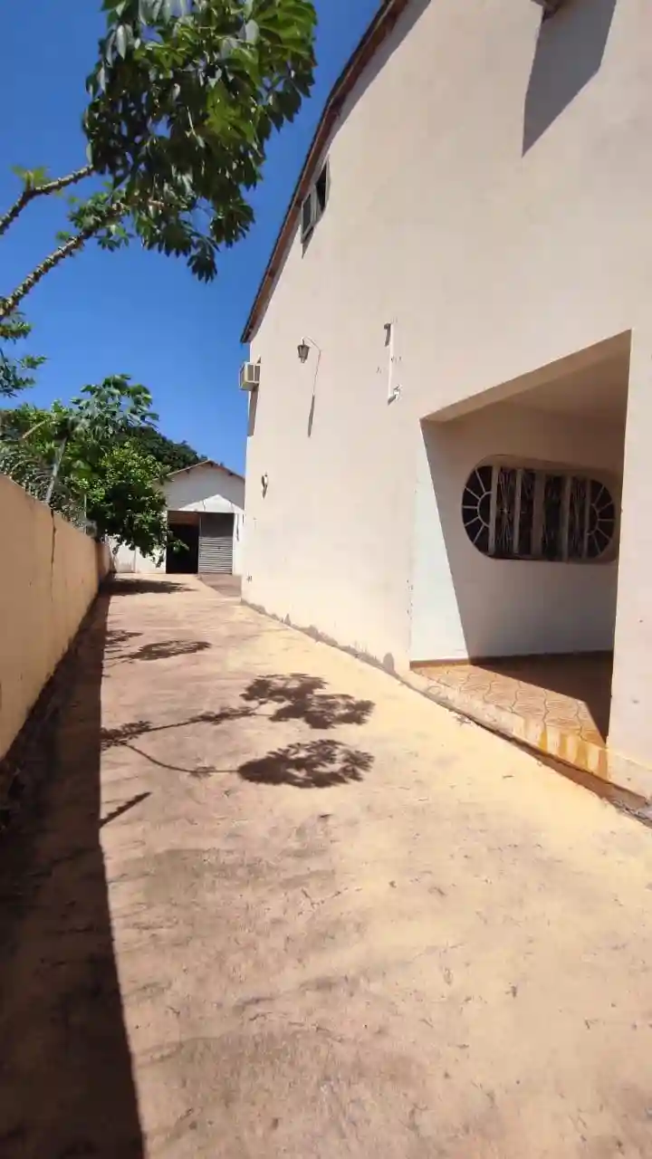 Casa com 3 quartos à venda, 440m² — foto 3 de 29