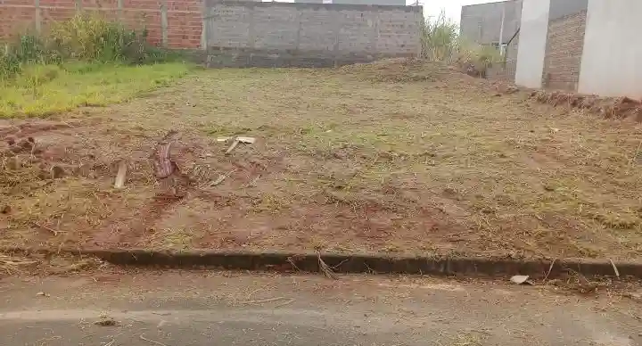Terreno / Lote / Condomínio  à venda, 220m² — foto 1 de 1