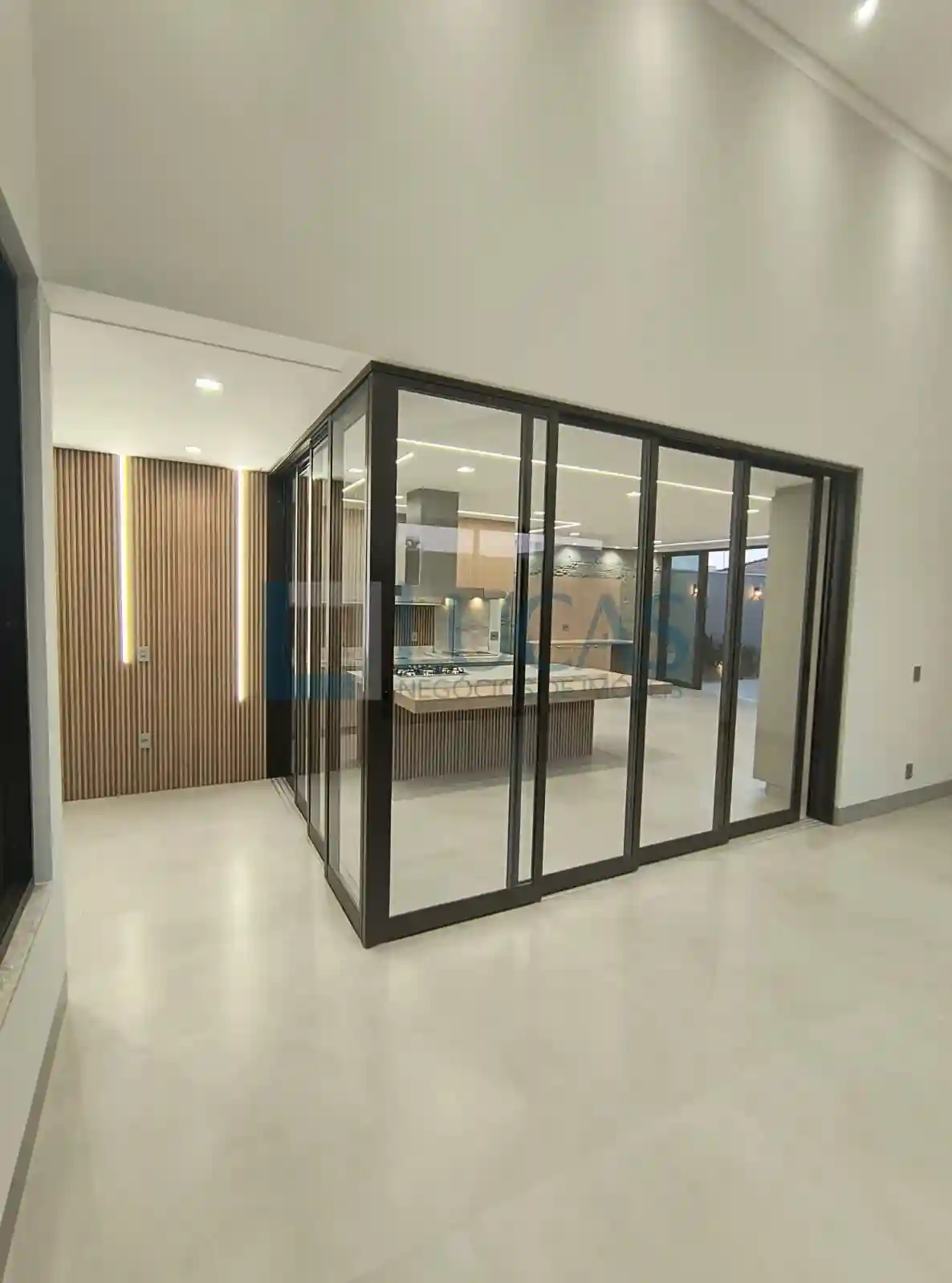 Casa de Condomínio com 3 quartos à venda, 243m² — foto 9 de 23