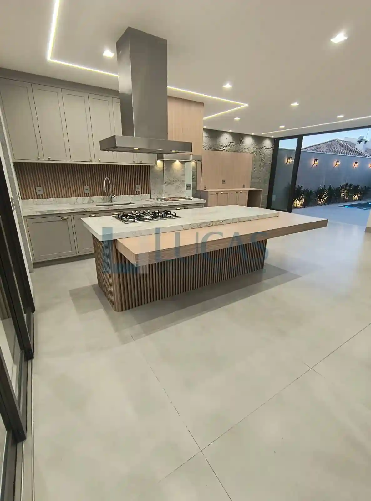 Casa de Condomínio com 3 quartos à venda, 243m² — foto 6 de 23
