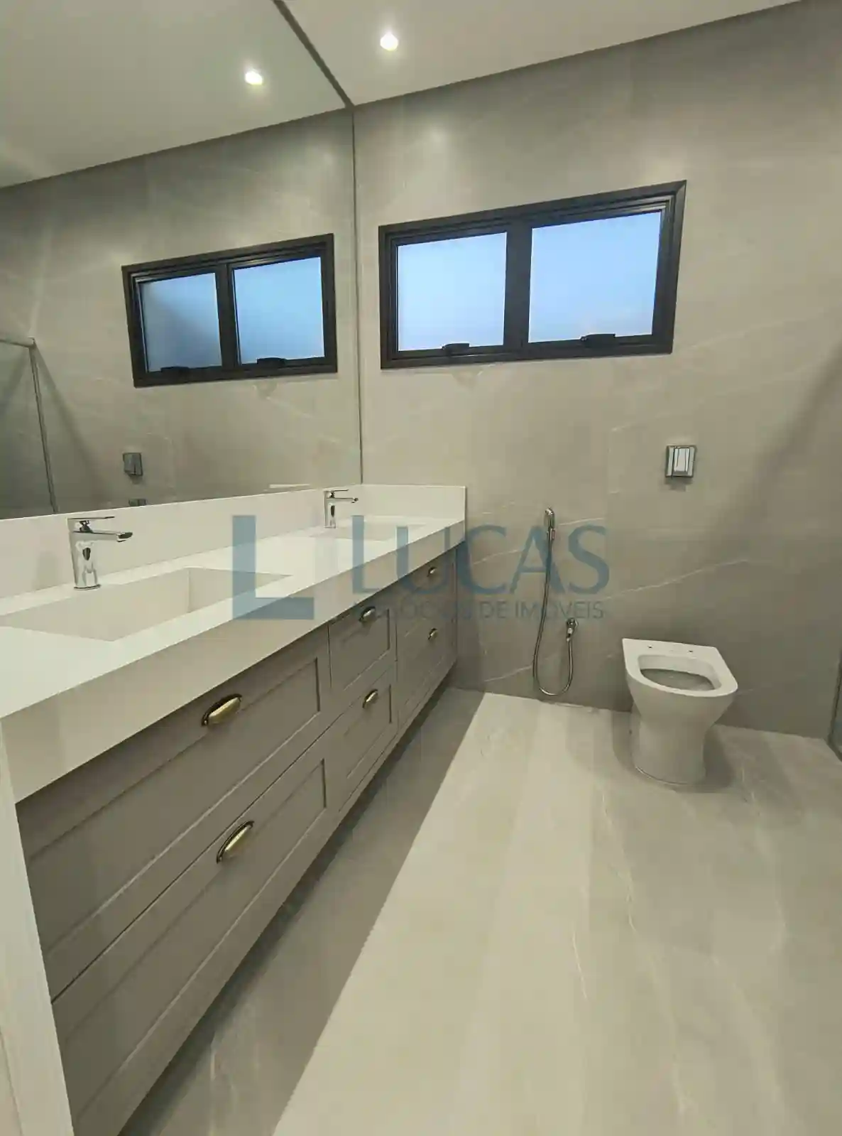 Casa de Condomínio com 3 quartos à venda, 243m² — foto 14 de 23
