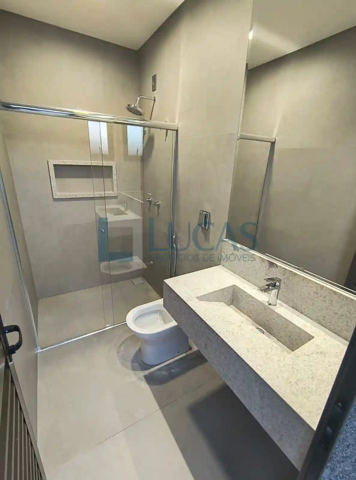 Casa de Condomínio com 3 quartos à venda, 243m² — foto 11 de 23