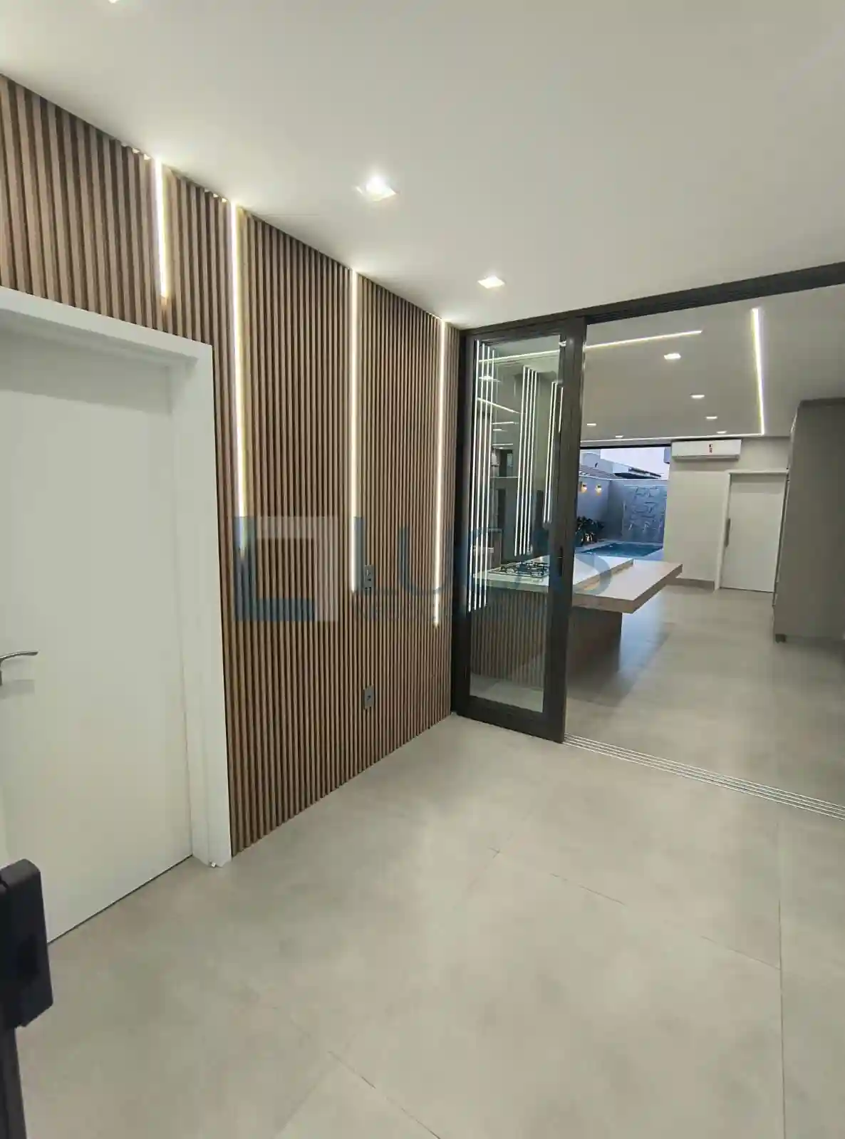 Casa de Condomínio com 3 quartos à venda, 243m² — foto 15 de 23