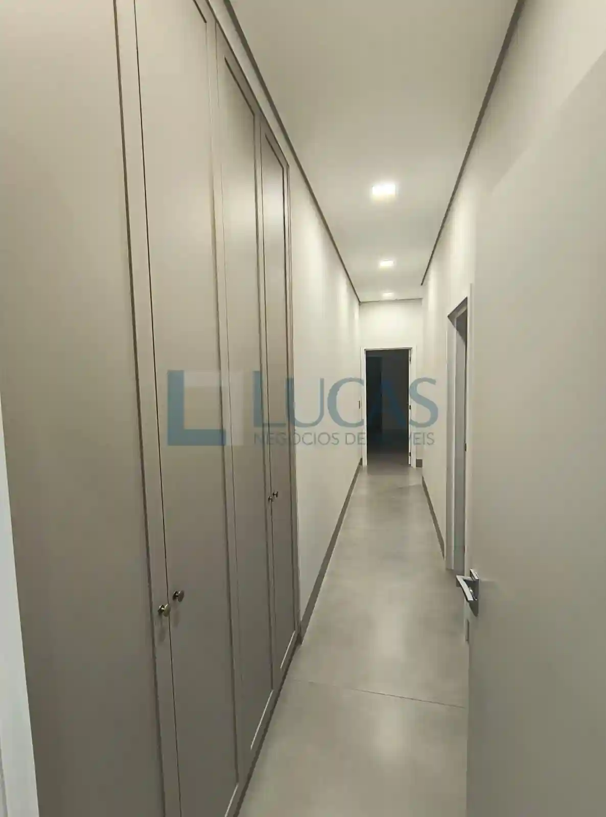 Casa de Condomínio com 3 quartos à venda, 243m² — foto 12 de 23