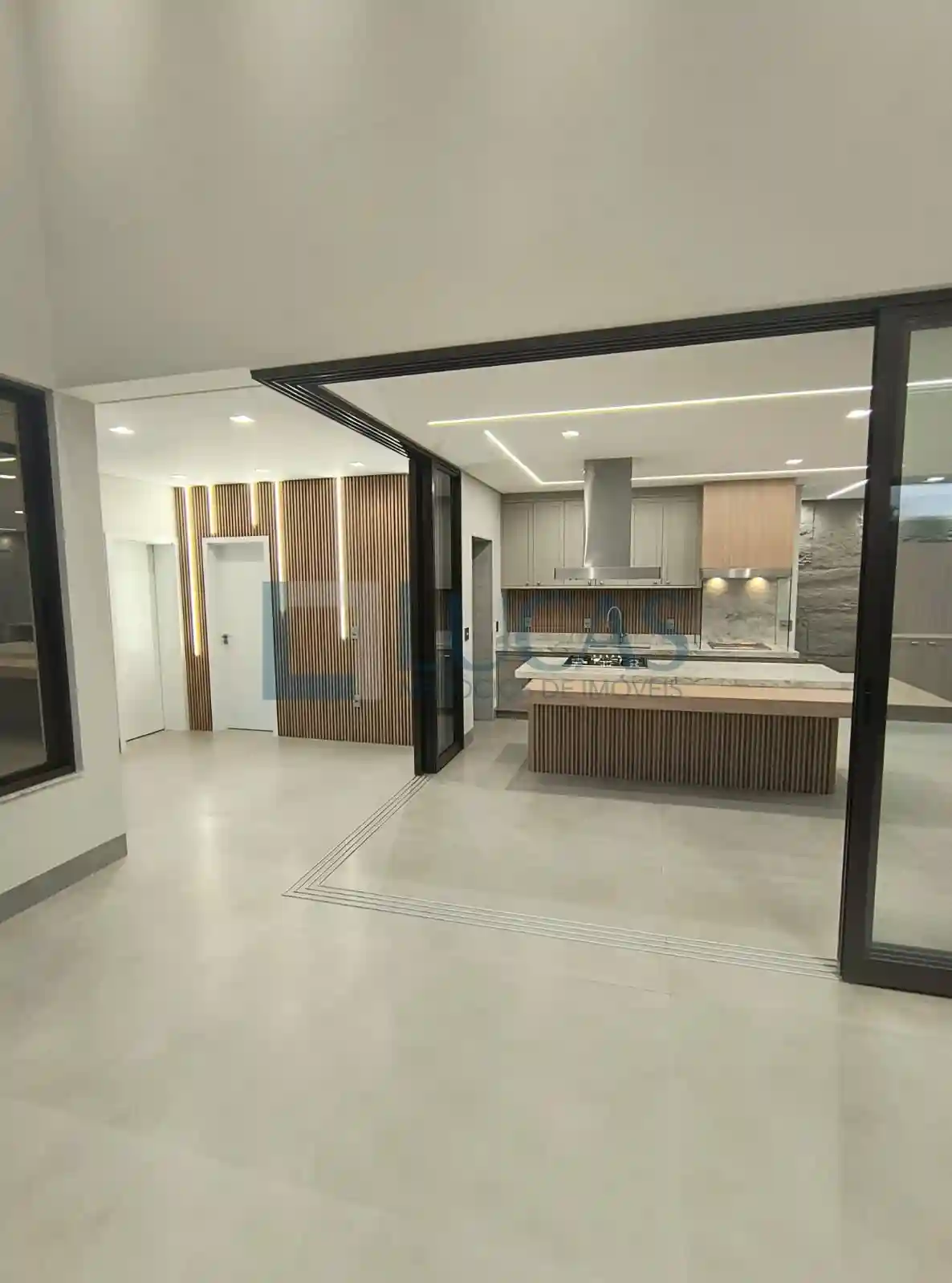 Casa de Condomínio com 3 quartos à venda, 243m² — foto 17 de 23