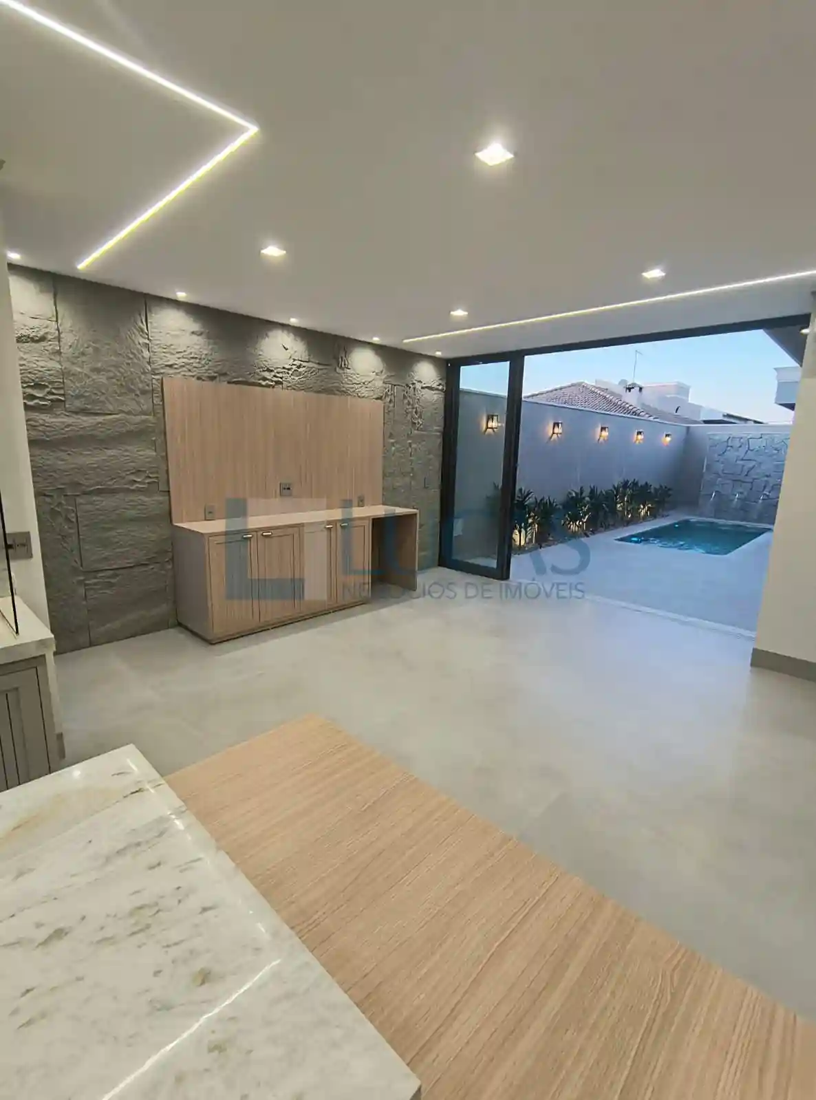 Casa de Condomínio com 3 quartos à venda, 243m² — foto 5 de 23