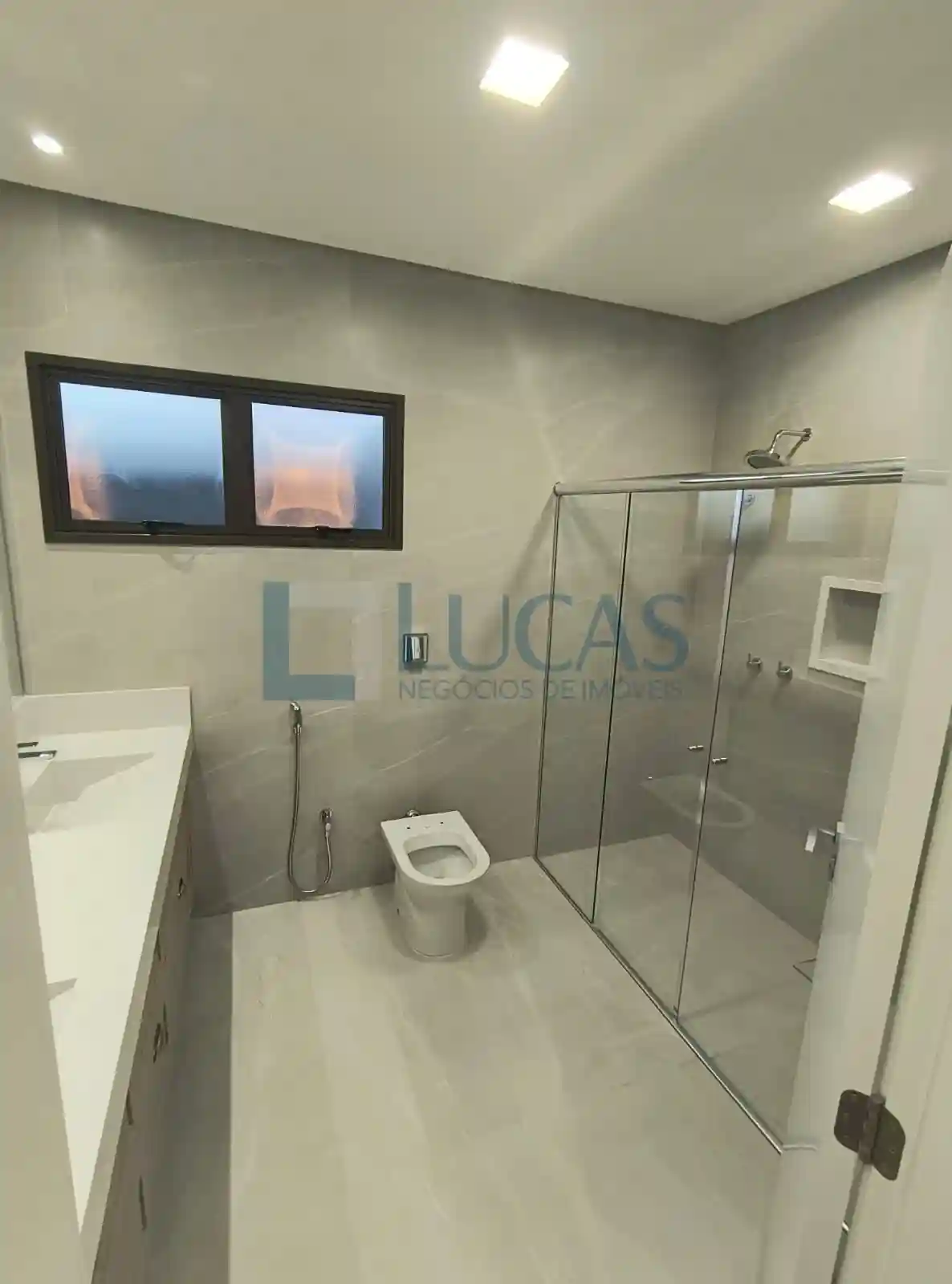 Casa de Condomínio com 3 quartos à venda, 243m² — foto 22 de 23