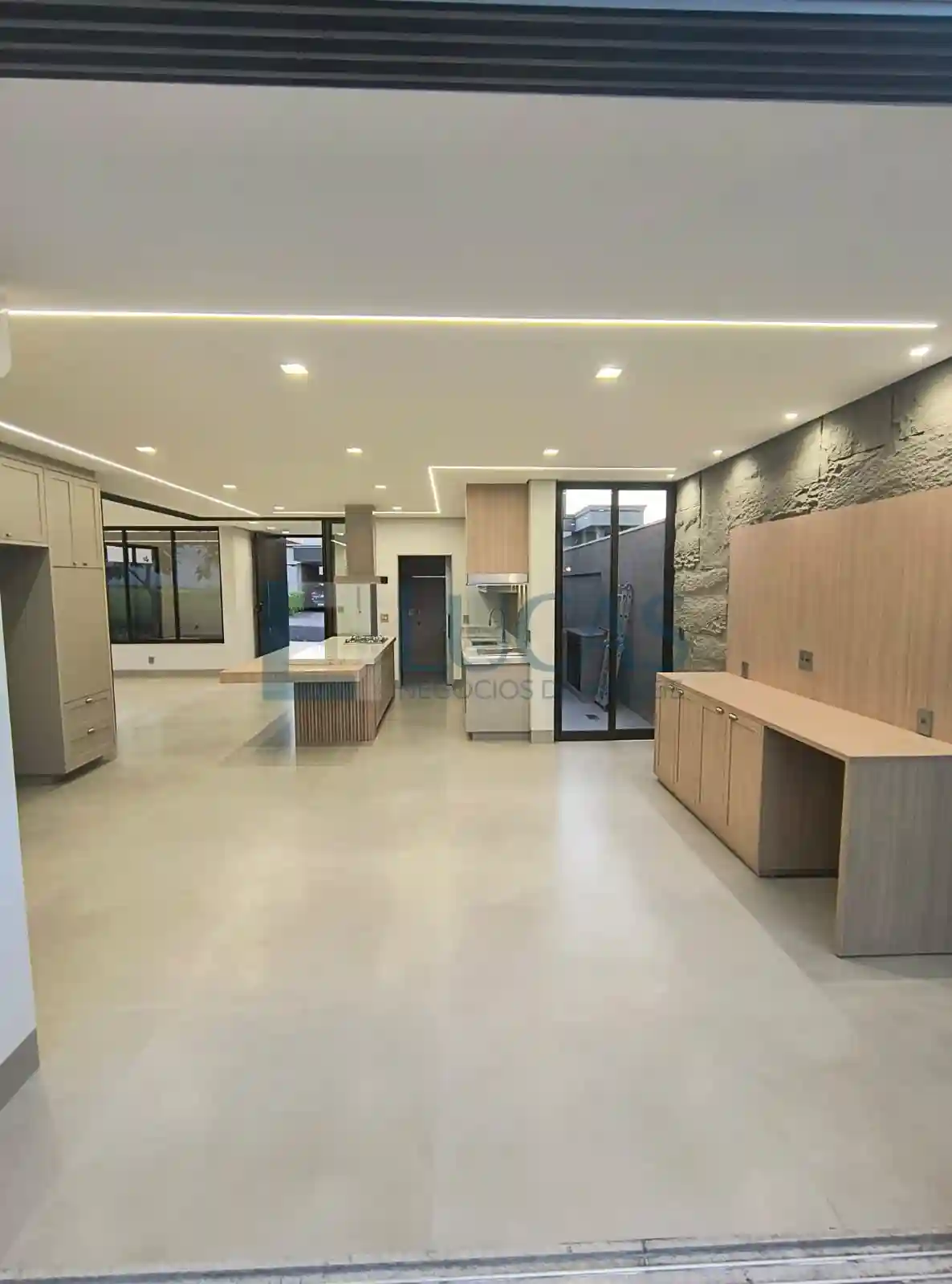 Casa de Condomínio com 3 quartos à venda, 243m² — foto 16 de 23