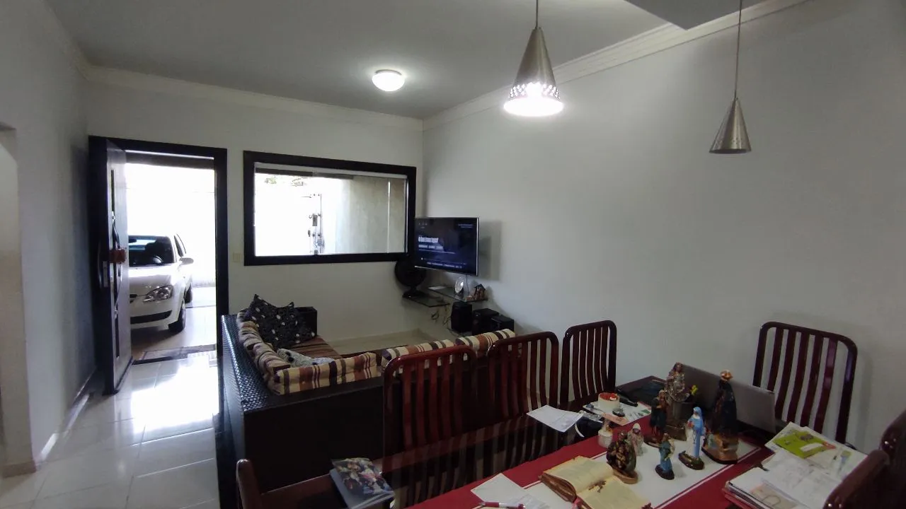 Casa com 3 quartos à venda, 140m² — foto 3 de 6