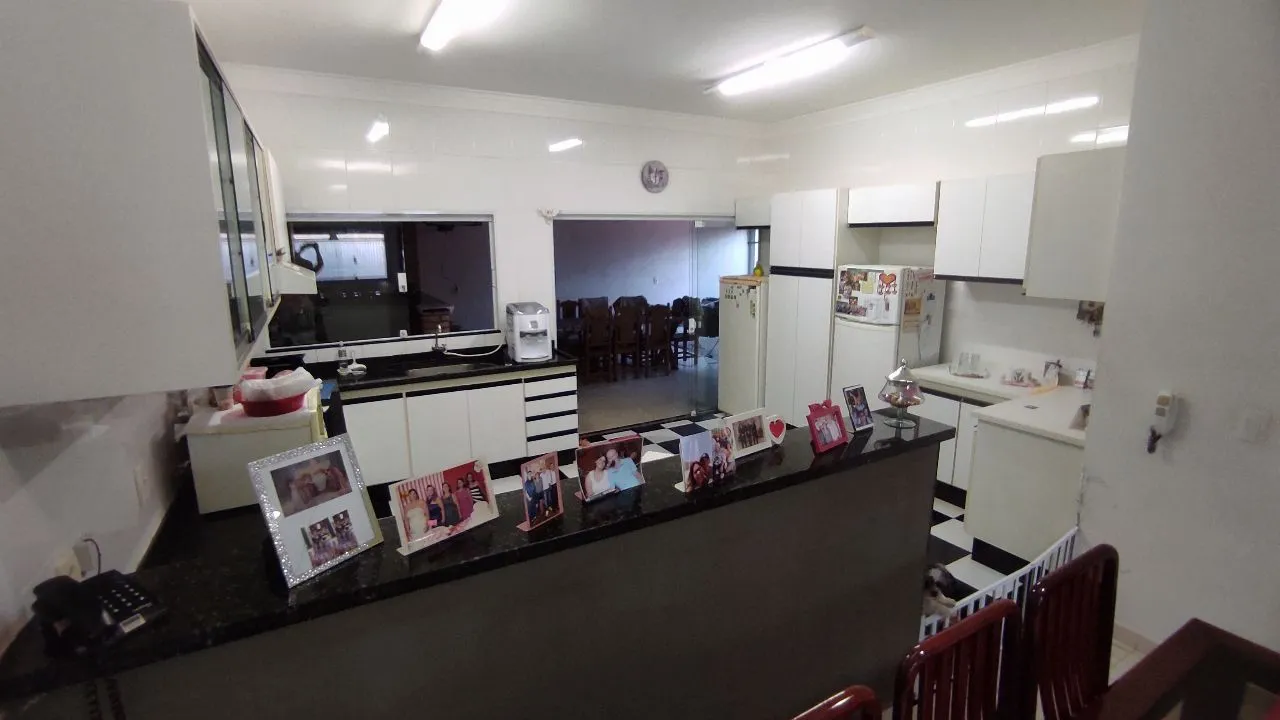 Casa com 3 quartos à venda, 140m² — foto 4 de 6