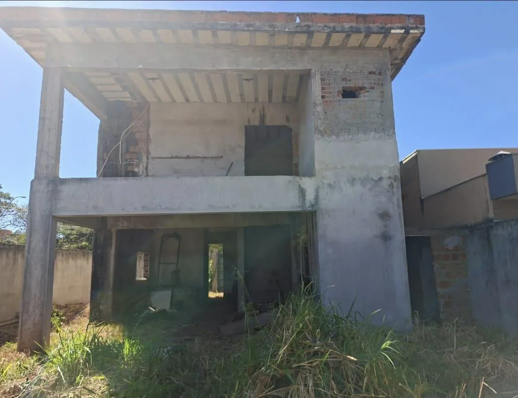 Casa com 2 quartos à venda, 360m² — foto 1 de 27