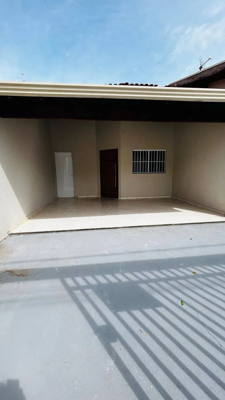 Casa com 3 quartos à venda, 200m² — foto 3 de 25