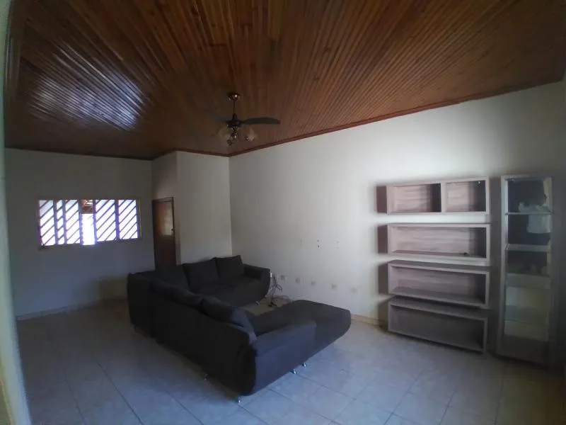 Casa à venda — foto 2 de 2