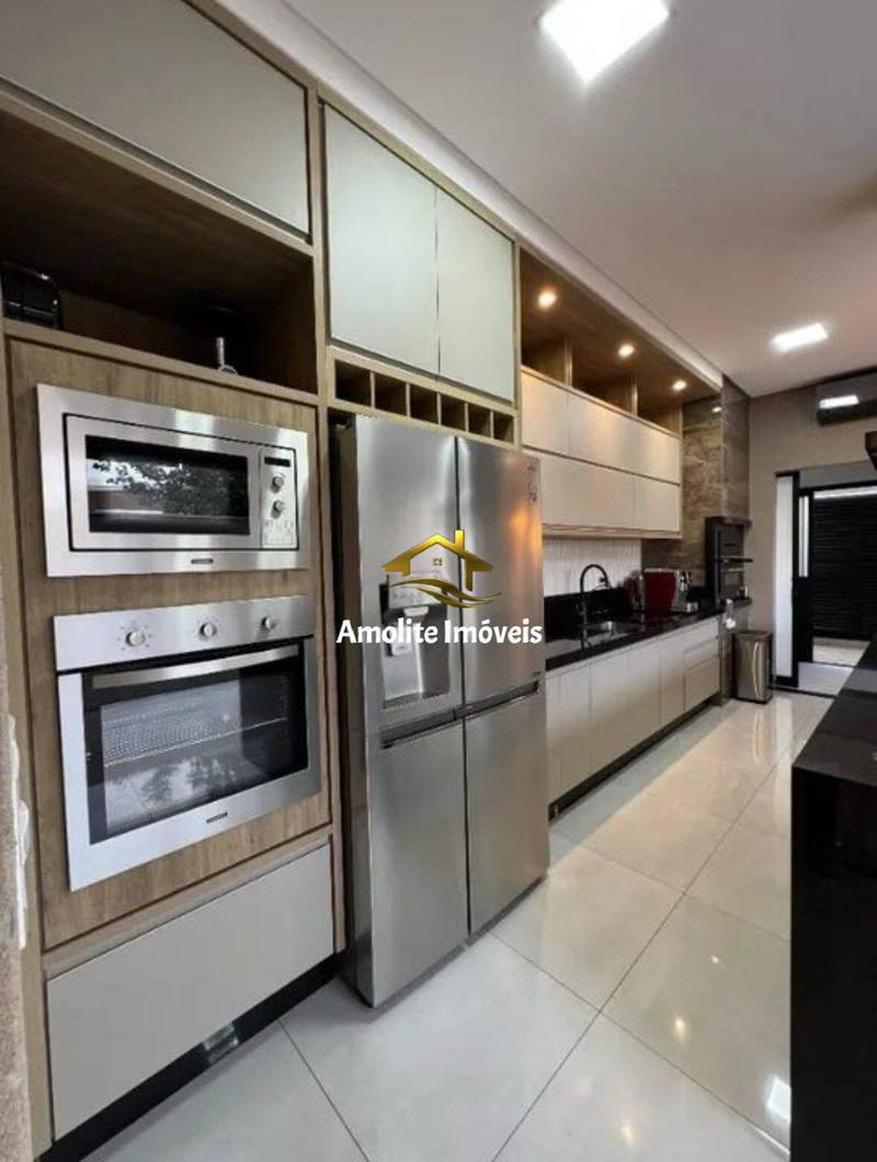 Casa de Condomínio com 3 quartos à venda, 208m² — foto 17 de 20