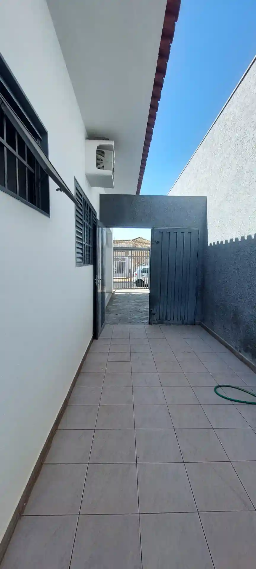Casa Comercial com 3 quartos para aluguel, 250m² — foto 3 de 30