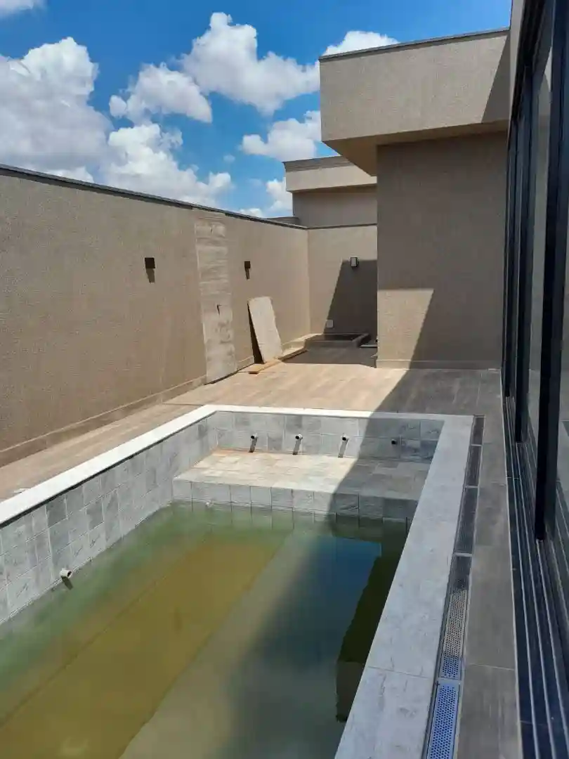 Casa de Condomínio com 3 quartos à venda, 400m² — foto 2 de 23