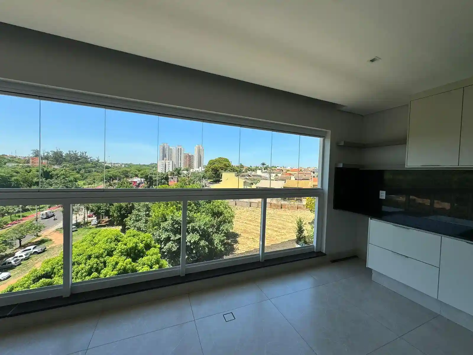 Apartamento com 3 quartos à venda, 115m² — foto 3 de 25