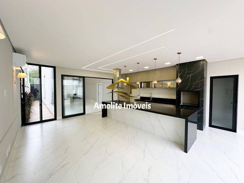 Casa de Condomínio com 3 quartos à venda, 220m² — foto 18 de 24