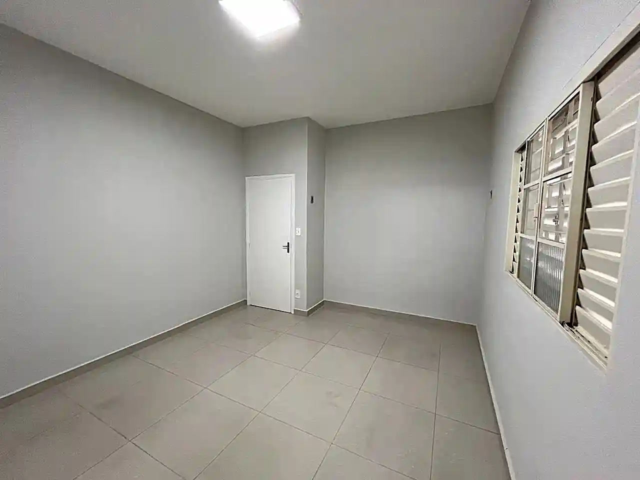 Casa Comercial com 5 quartos para aluguel, 180m² — foto 3 de 17