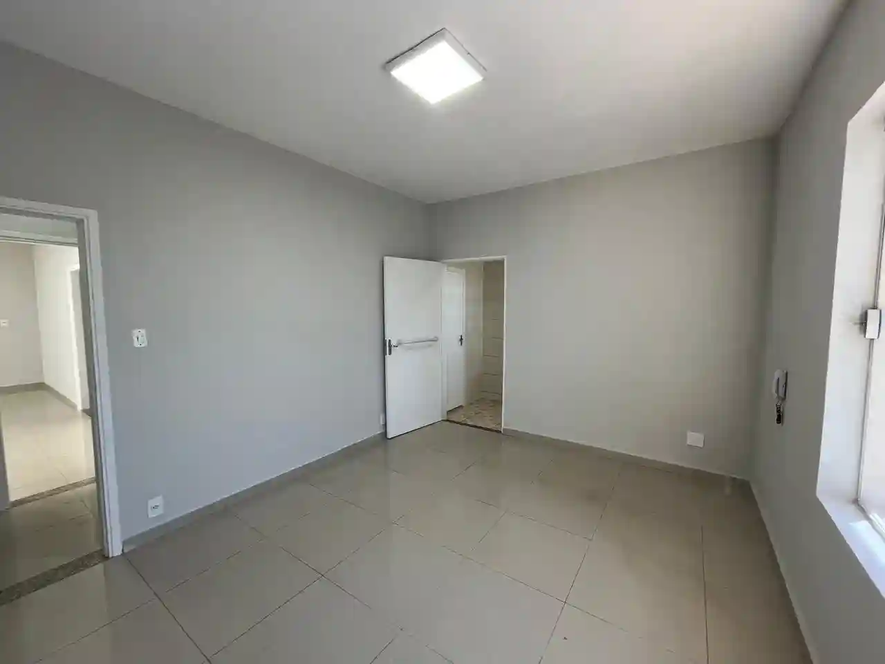 Casa Comercial com 5 quartos para aluguel, 180m² — foto 6 de 17