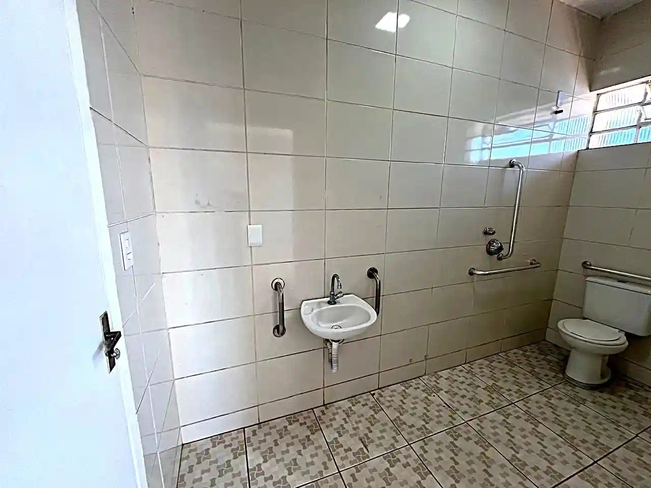 Casa Comercial com 5 quartos para aluguel, 180m² — foto 13 de 17