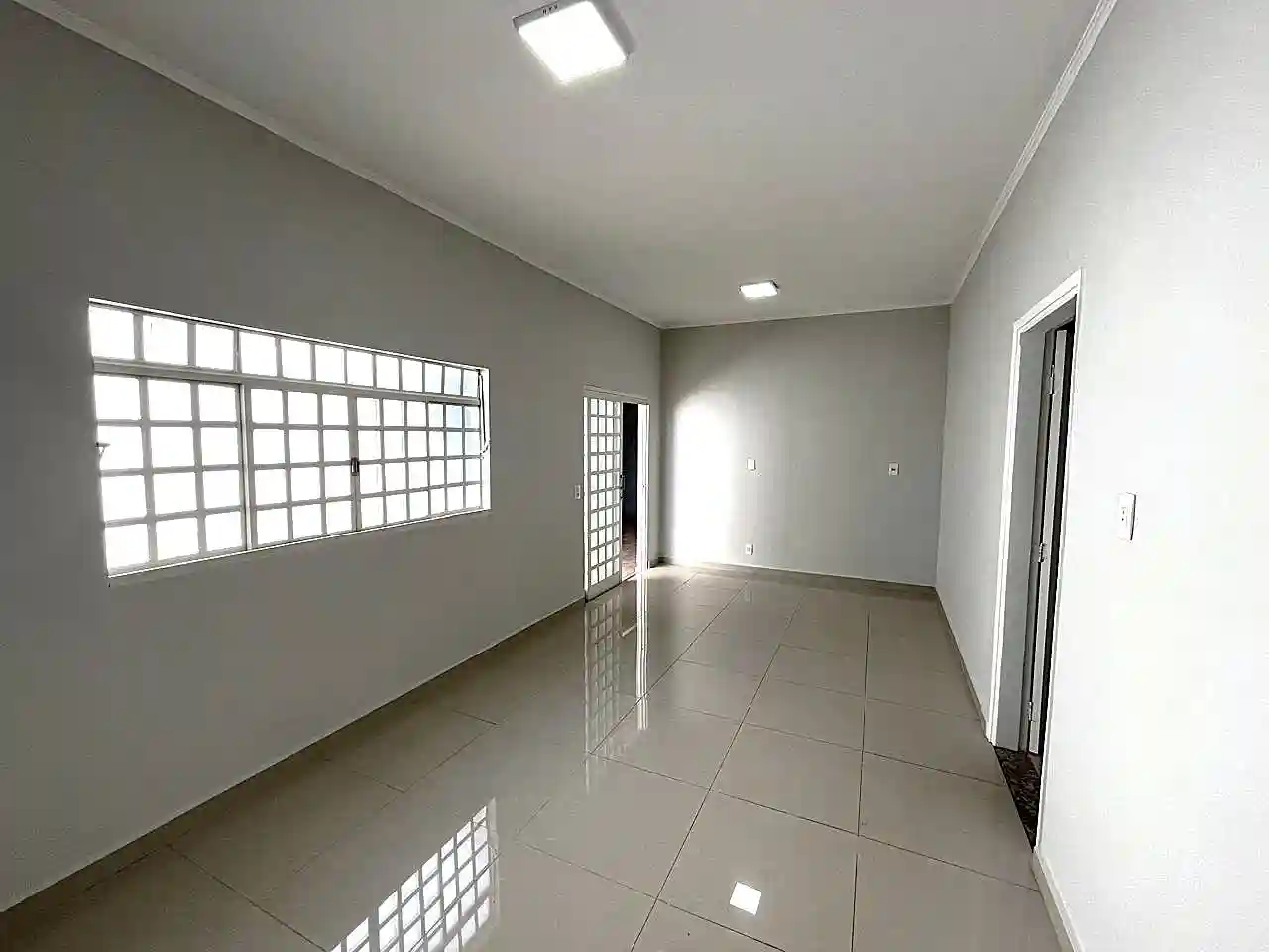Casa Comercial com 5 quartos para aluguel, 180m² — foto 5 de 17