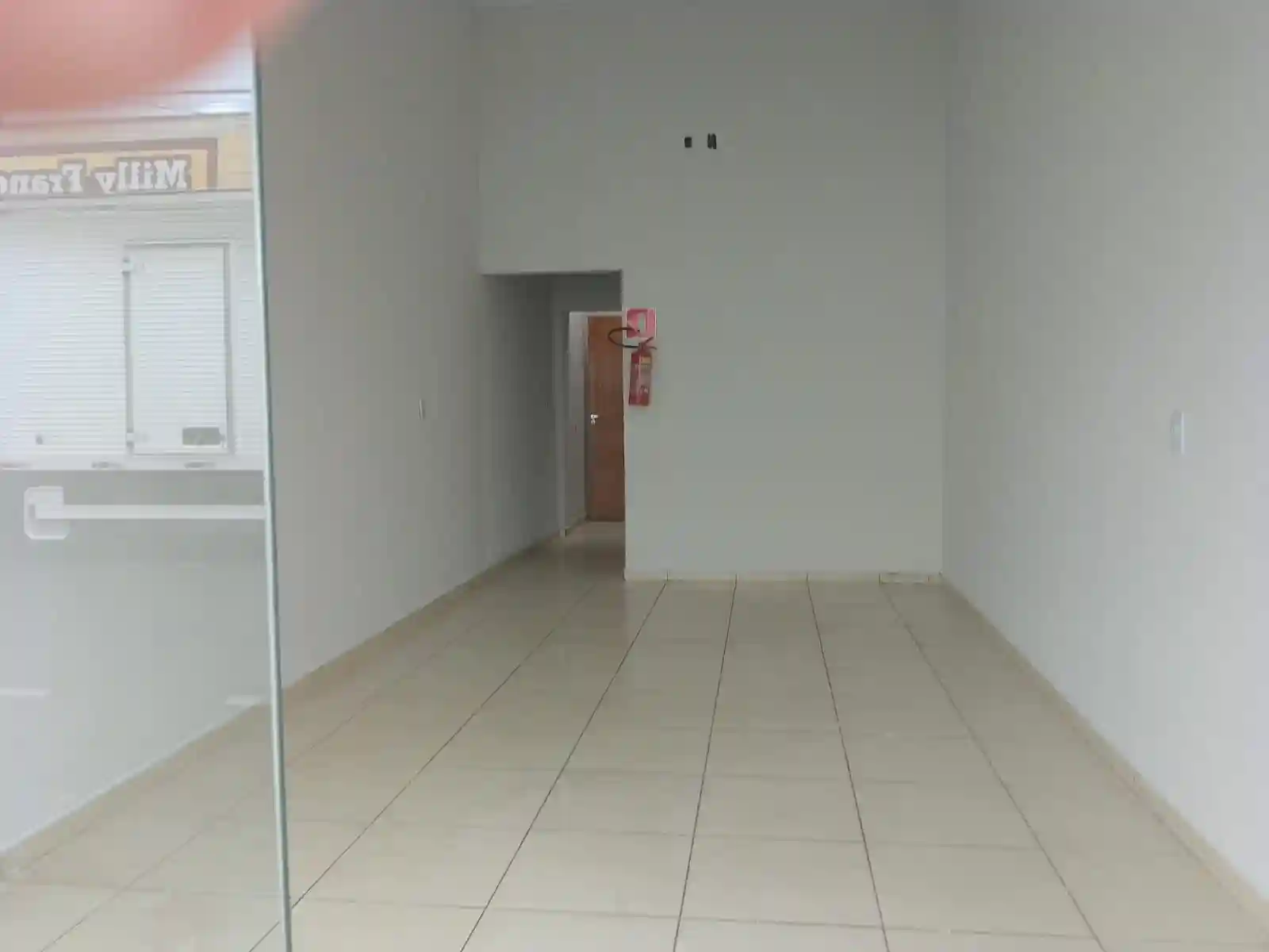Loja / Salão / Ponto Comercial  para aluguel, 40m² — foto 2 de 6