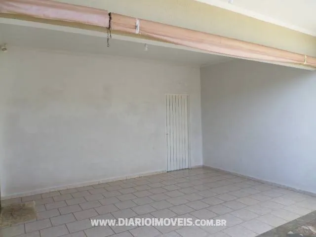 Casa à venda — foto 1 de 3