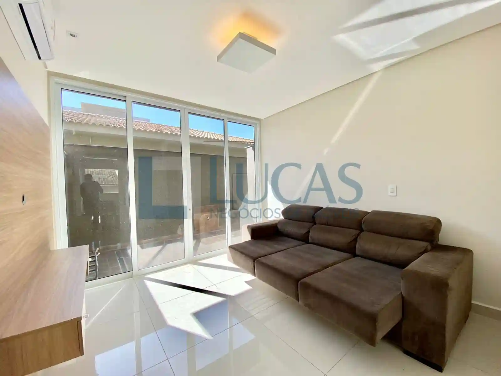 Casa de Condomínio com 4 quartos à venda, 380m² — foto 3 de 9