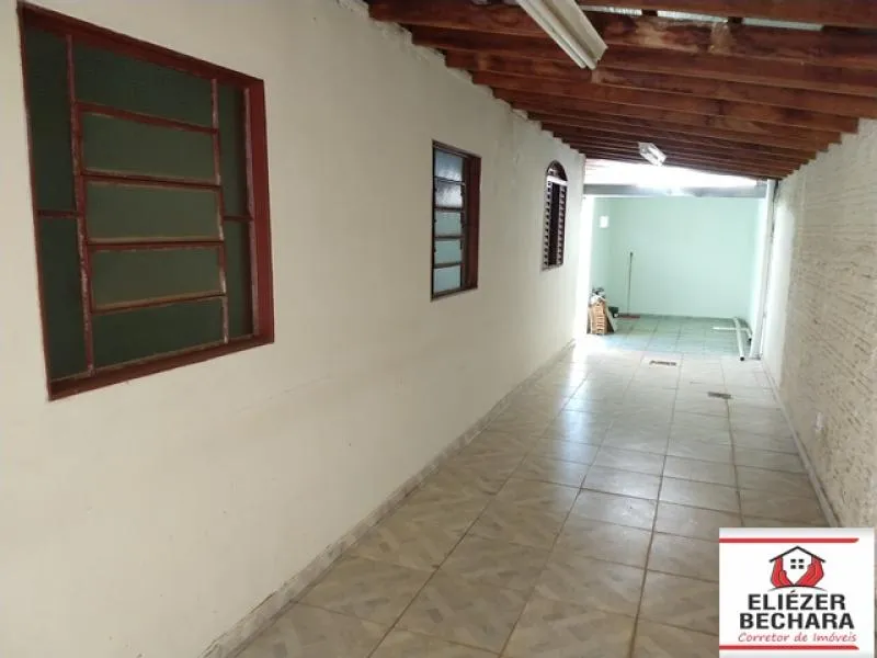 Casa à venda — foto 1 de 4