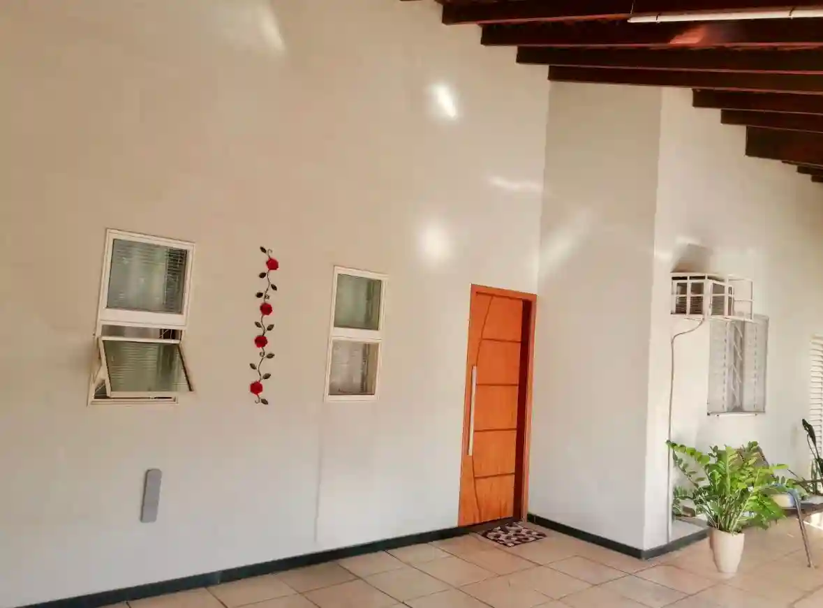 Casa com 2 quartos à venda, 200m² — foto 1 de 23