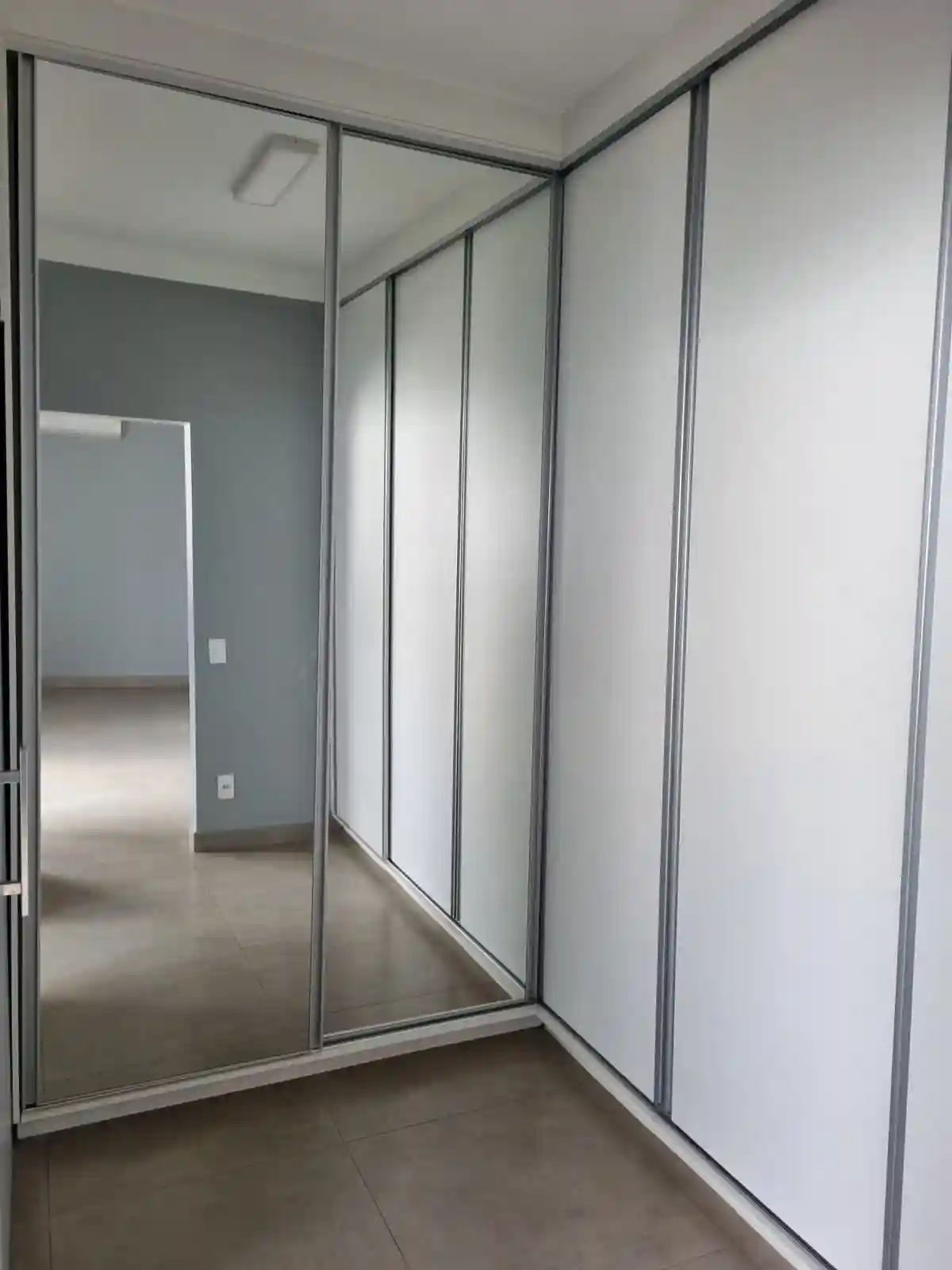 Casa de Condomínio com 3 quartos para aluguel, 305m² — foto 20 de 29