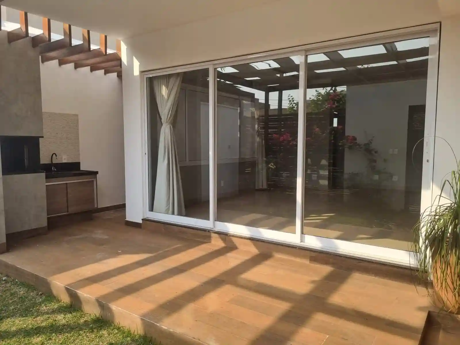 Casa de Condomínio com 3 quartos para aluguel, 305m² — foto 14 de 29