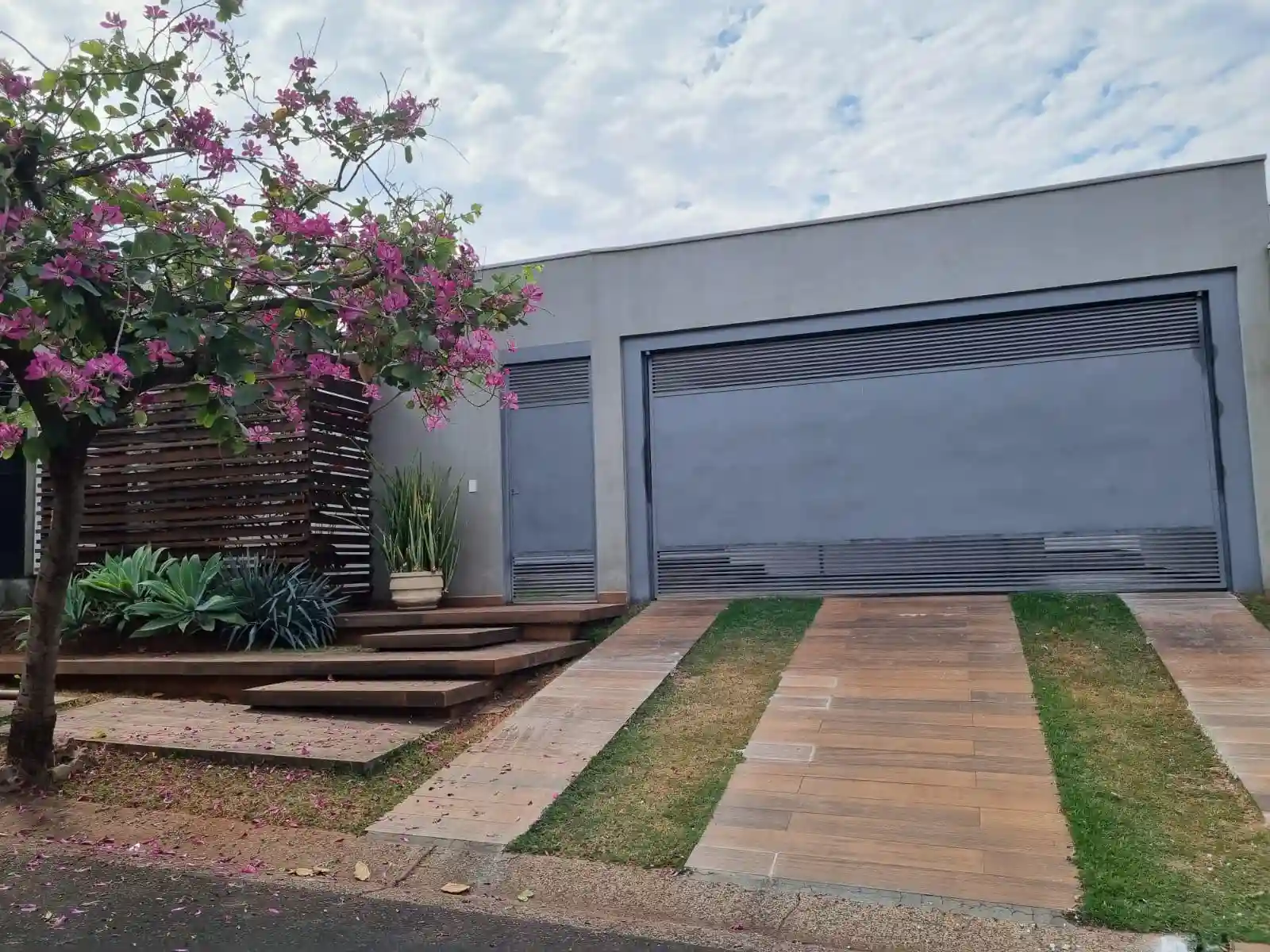 Casa de Condomínio com 3 quartos para aluguel, 305m² — foto 6 de 29