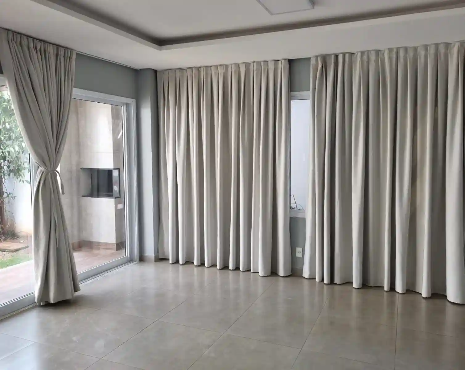 Casa de Condomínio com 3 quartos para aluguel, 305m² — foto 8 de 29